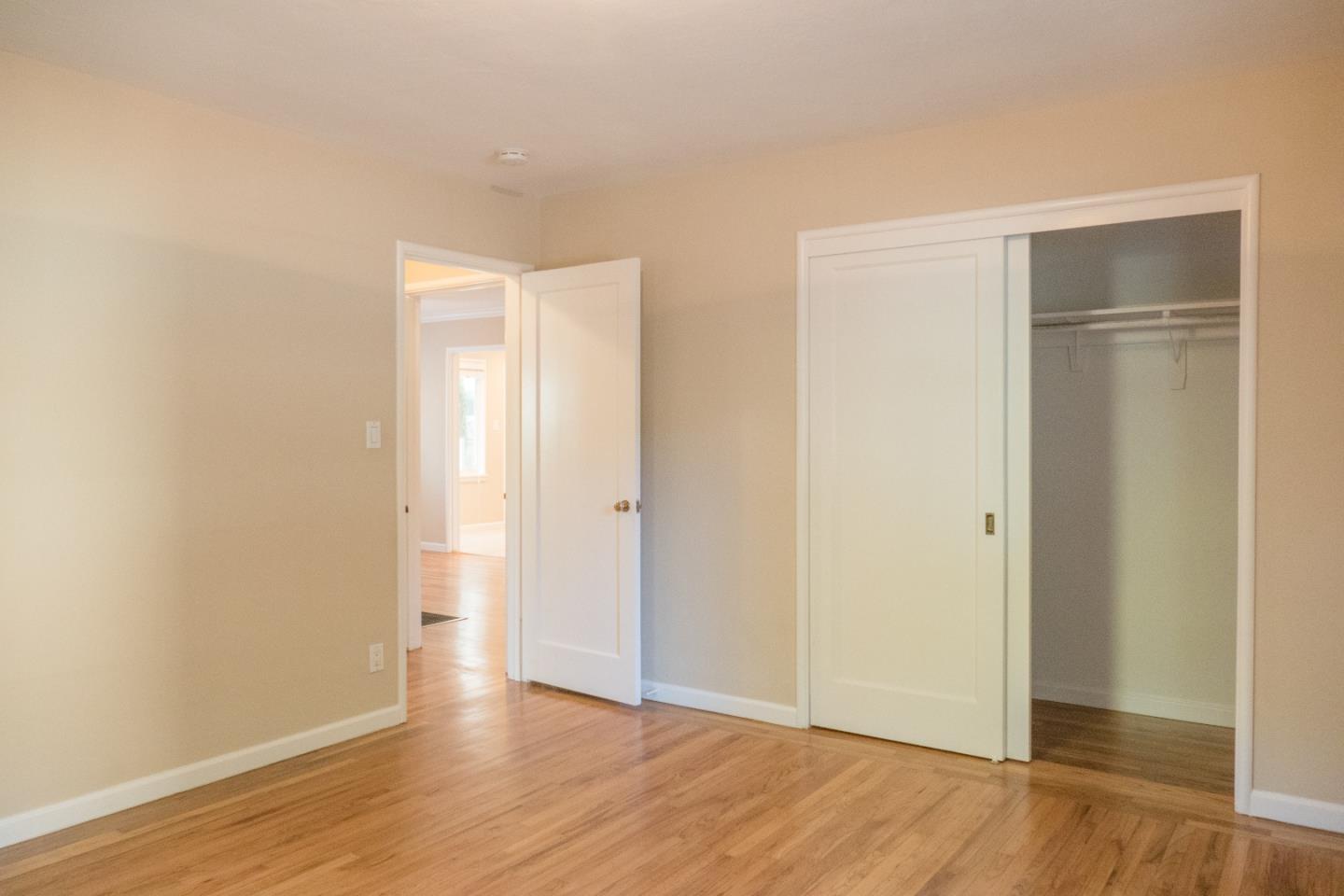 Detail Gallery Image 37 of 51 For 925 Oak Ln, Menlo Park,  CA 94025 - – Beds | – Baths