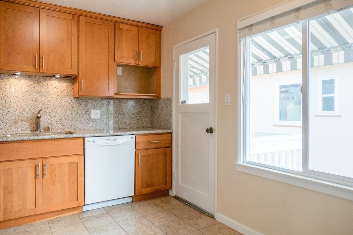 Detail Gallery Image 41 of 51 For 925 Oak Ln, Menlo Park,  CA 94025 - – Beds | – Baths