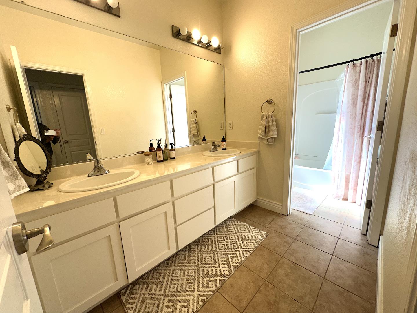 Detail Gallery Image 17 of 40 For 718 Roble St, Watsonville,  CA 95076 - 4 Beds | 3 Baths