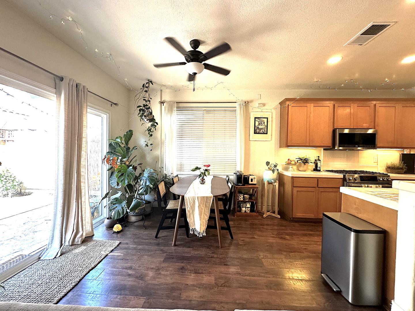 Detail Gallery Image 5 of 40 For 718 Roble St, Watsonville,  CA 95076 - 4 Beds | 3 Baths