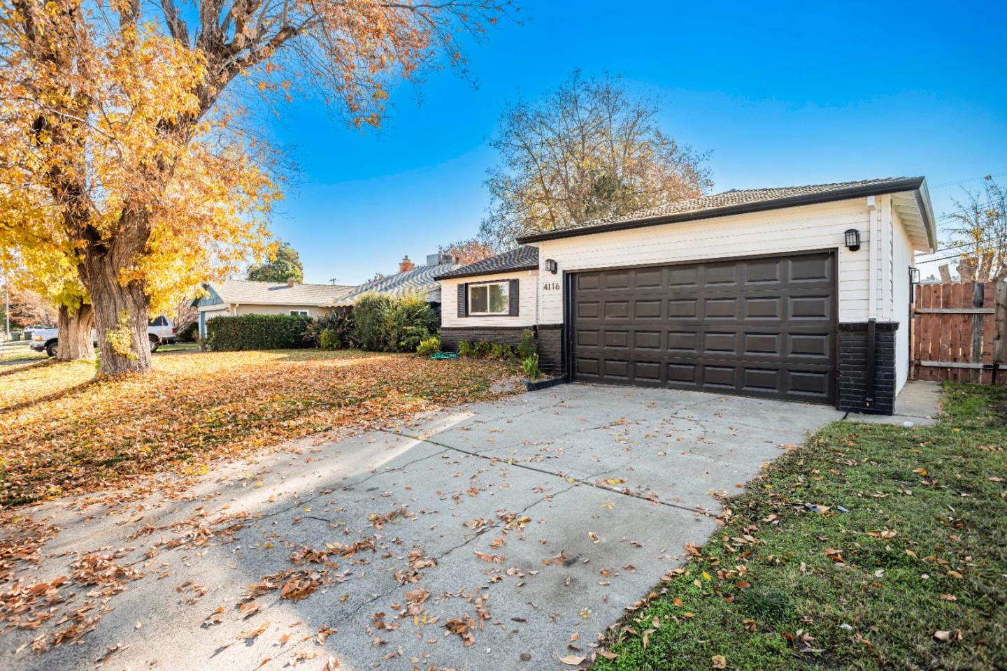 Detail Gallery Image 12 of 17 For 4116 43rd Ave, Sacramento,  CA 95824 - 3 Beds | 2/1 Baths