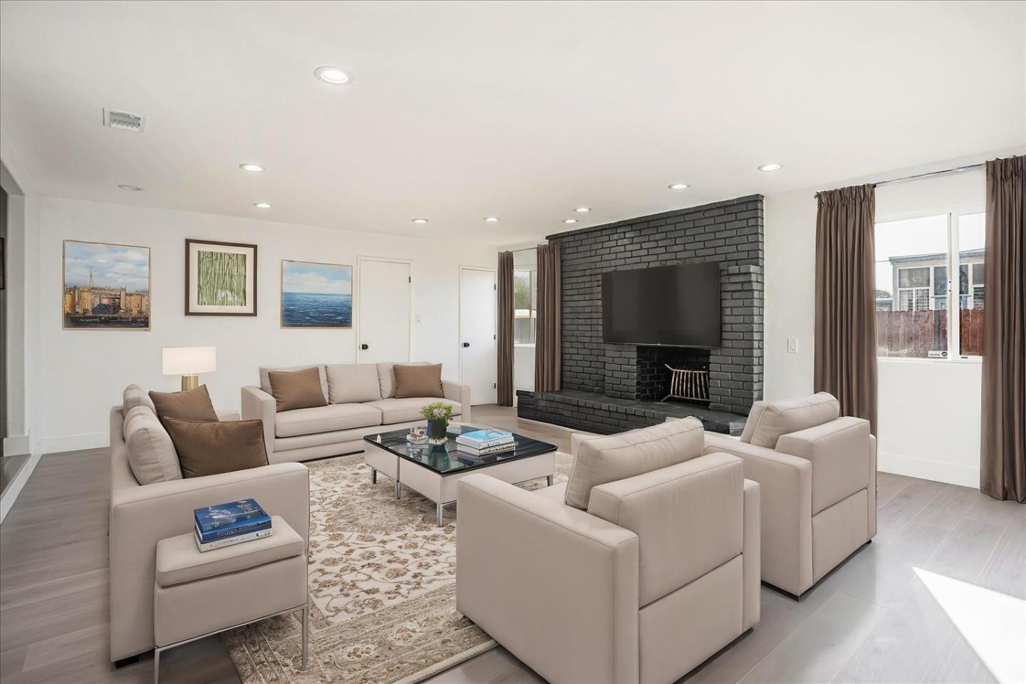 Detail Gallery Image 4 of 17 For 4116 43rd Ave, Sacramento,  CA 95824 - 3 Beds | 2/1 Baths