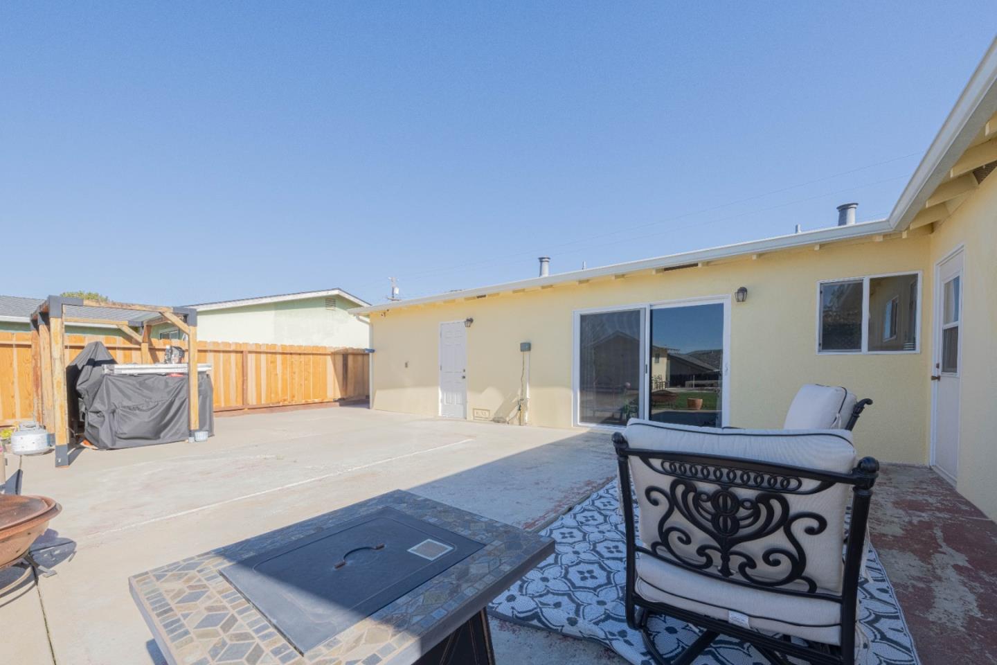 Detail Gallery Image 15 of 19 For 530 El Camino Paraiso, Hollister,  CA 95023 - 3 Beds | 1/1 Baths