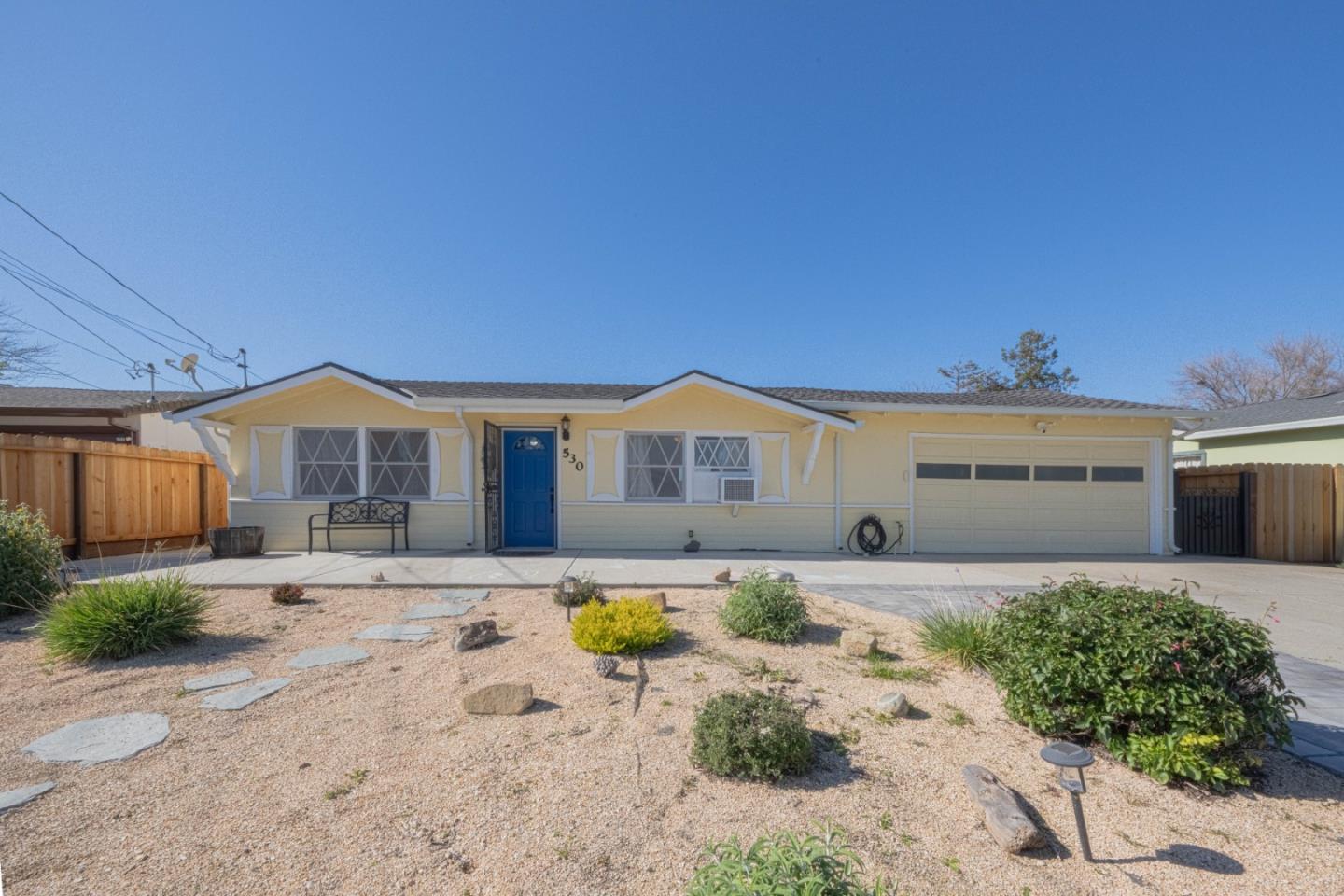 Detail Gallery Image 2 of 19 For 530 El Camino Paraiso, Hollister,  CA 95023 - 3 Beds | 1/1 Baths