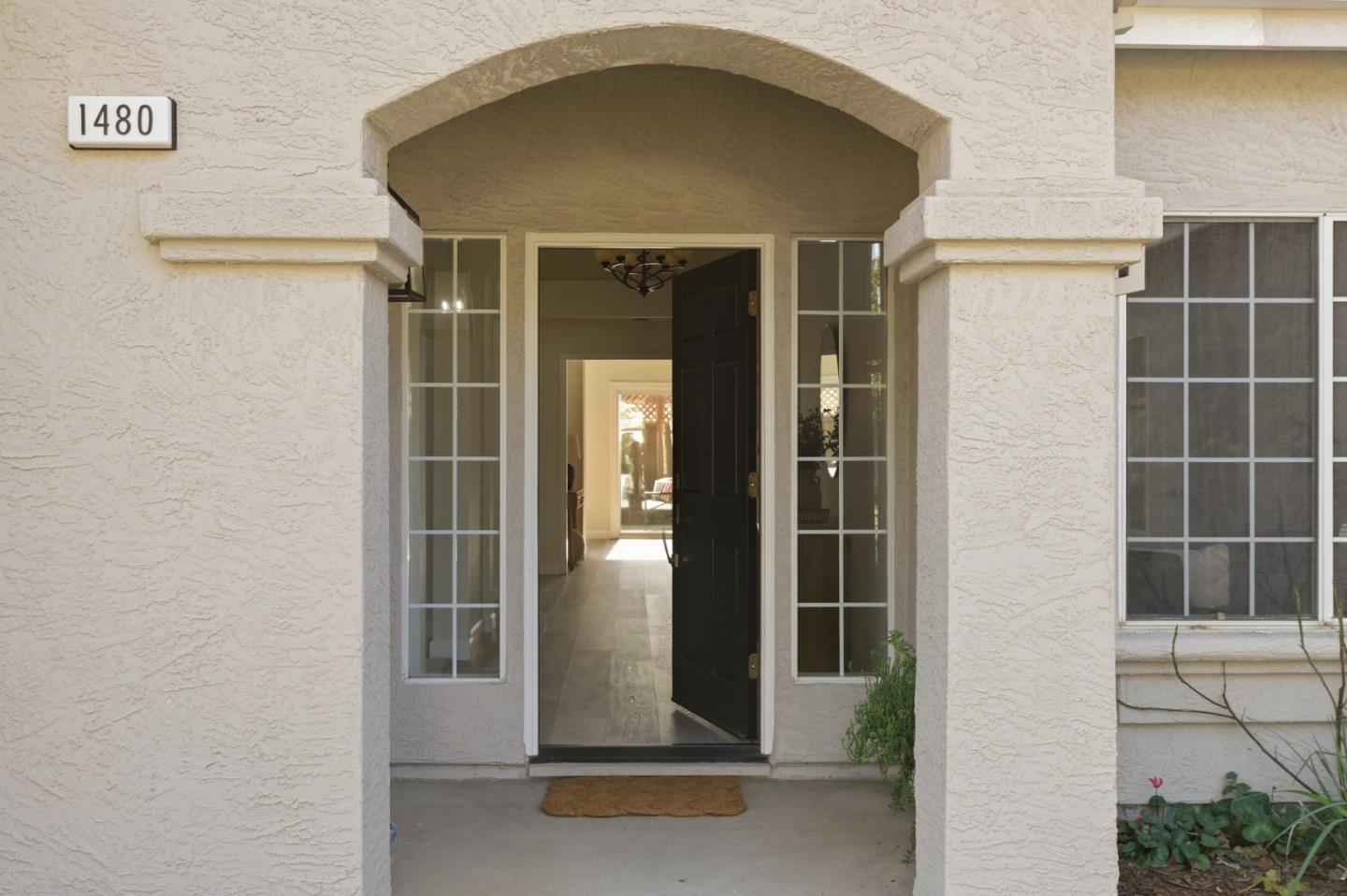 Detail Gallery Image 2 of 25 For 1480 Seville Dr, Morgan Hill,  CA 95037 - 4 Beds | 2 Baths