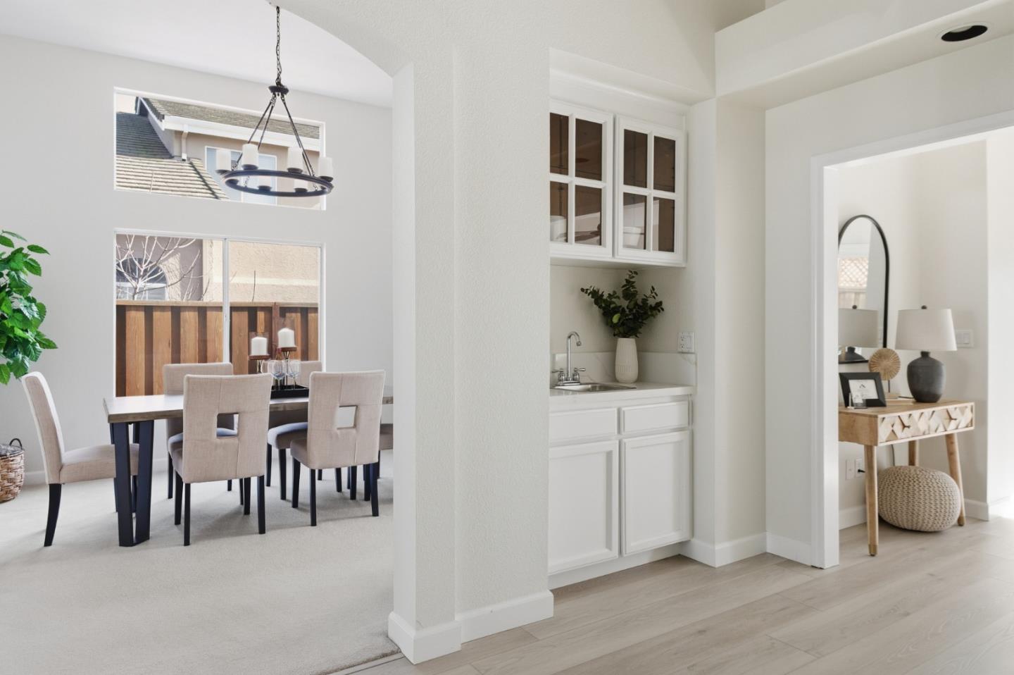 Detail Gallery Image 5 of 25 For 1480 Seville Dr, Morgan Hill,  CA 95037 - 4 Beds | 2 Baths