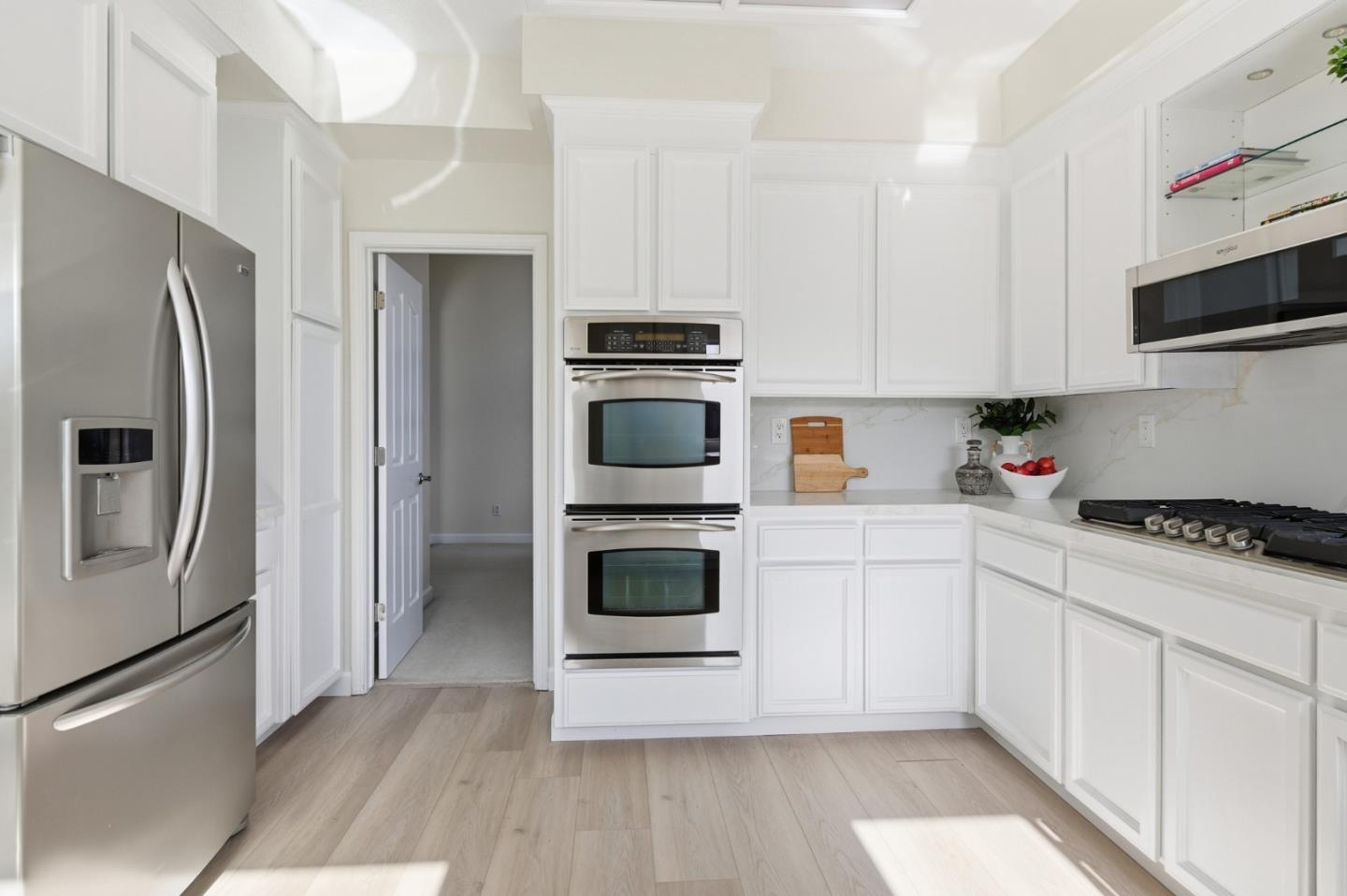 Detail Gallery Image 8 of 25 For 1480 Seville Dr, Morgan Hill,  CA 95037 - 4 Beds | 2 Baths