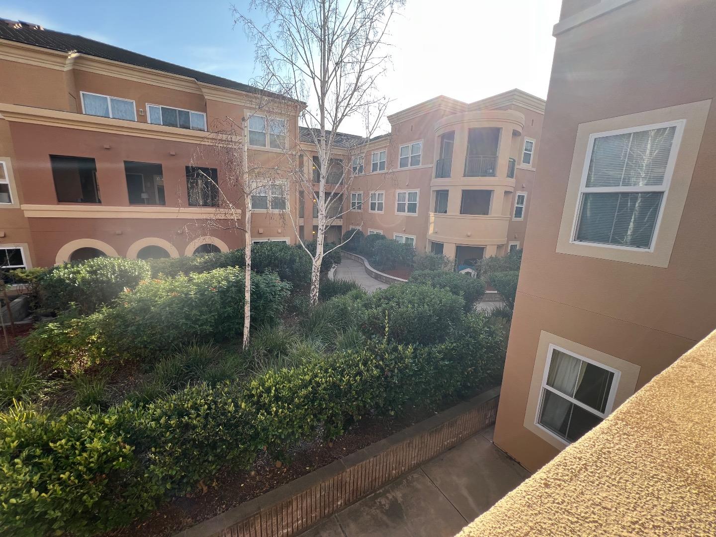 Detail Gallery Image 3 of 16 For 1310 Saddle Rack St #347,  San Jose,  CA 95126 - 2 Beds | 2 Baths