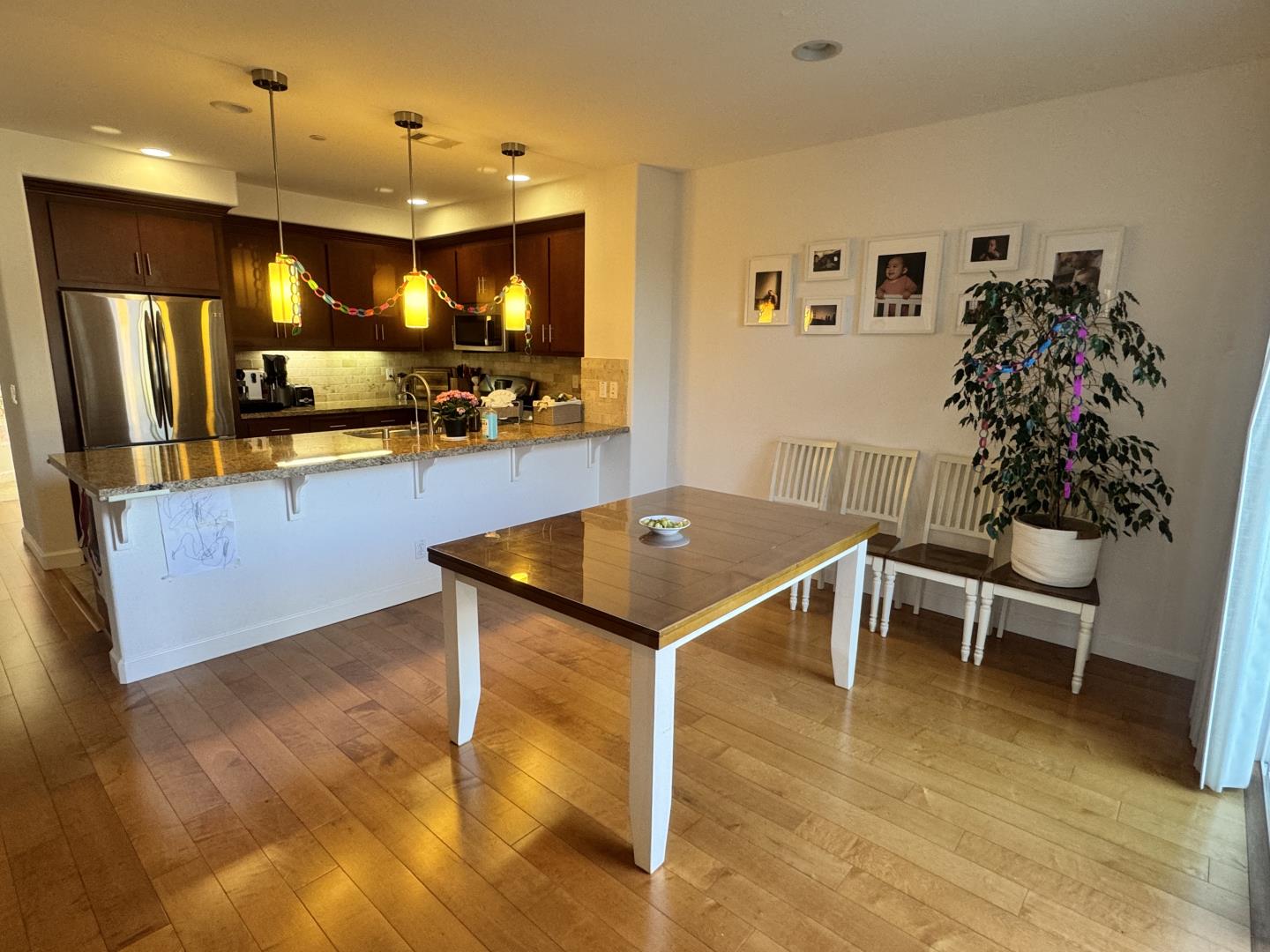 Detail Gallery Image 3 of 16 For 579 Santa Rosalia Ter, Sunnyvale,  CA 94085 - 2 Beds | 2 Baths