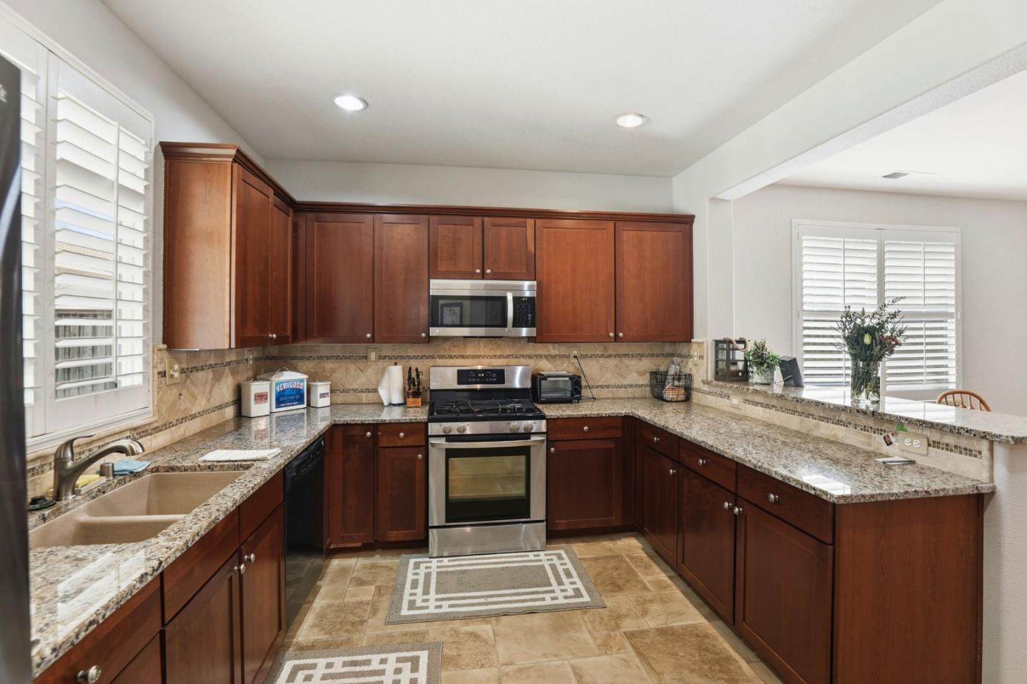 Detail Gallery Image 11 of 40 For 622 Heirloom Pl, King City,  CA 93930 - 3 Beds | 3 Baths