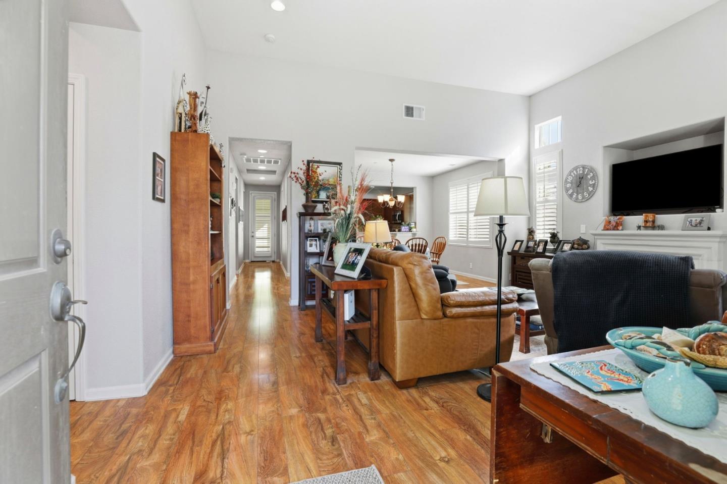 Detail Gallery Image 5 of 40 For 622 Heirloom Pl, King City,  CA 93930 - 3 Beds | 3 Baths