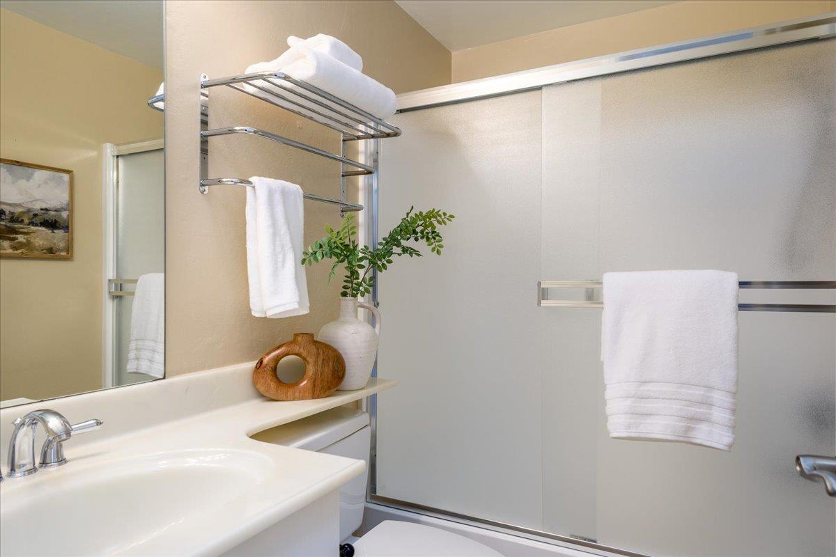 Detail Gallery Image 18 of 41 For 1018 Condor Ln, Foster City,  CA 94404 - 3 Beds | 2/1 Baths