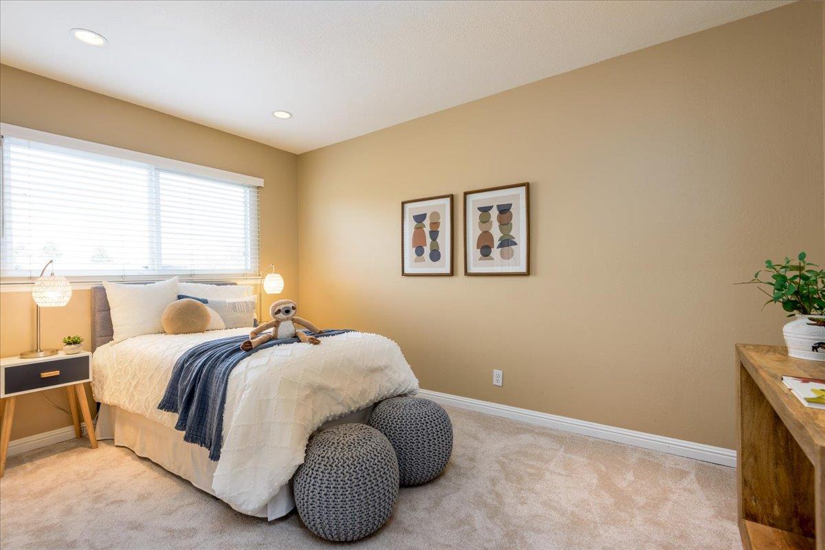 Detail Gallery Image 19 of 41 For 1018 Condor Ln, Foster City,  CA 94404 - 3 Beds | 2/1 Baths