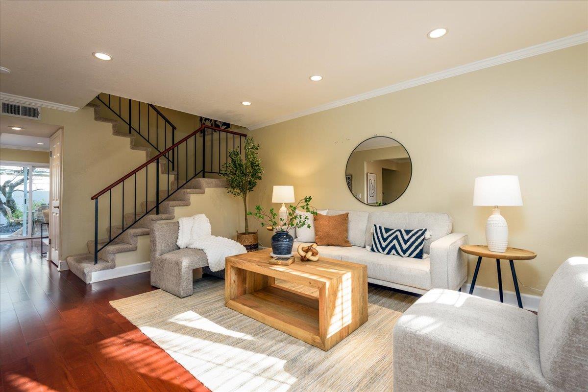 Detail Gallery Image 2 of 41 For 1018 Condor Ln, Foster City,  CA 94404 - 3 Beds | 2/1 Baths