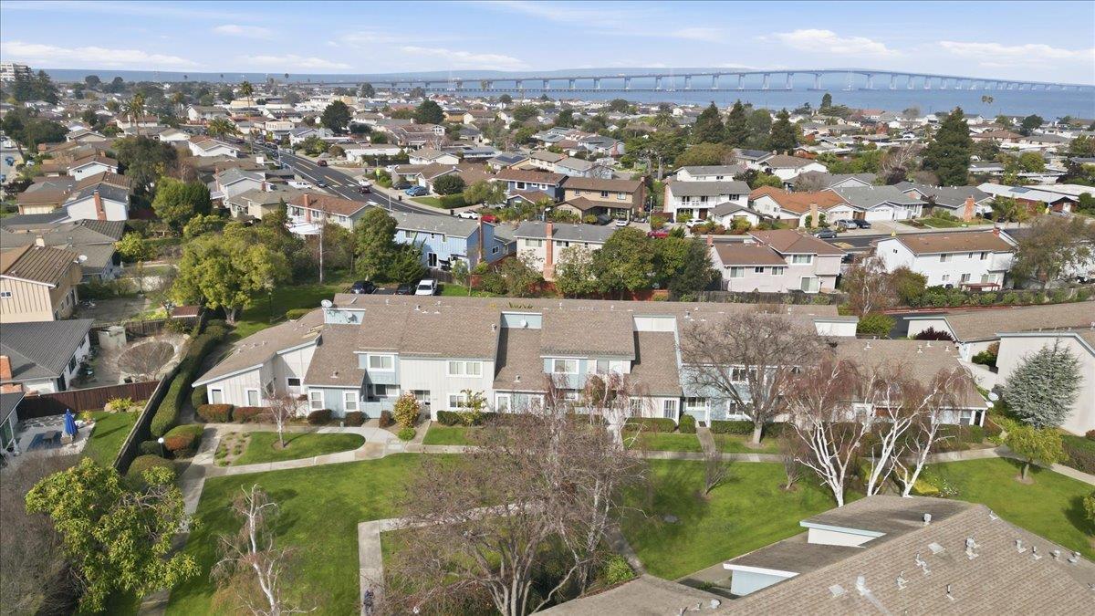 Detail Gallery Image 31 of 41 For 1018 Condor Ln, Foster City,  CA 94404 - 3 Beds | 2/1 Baths