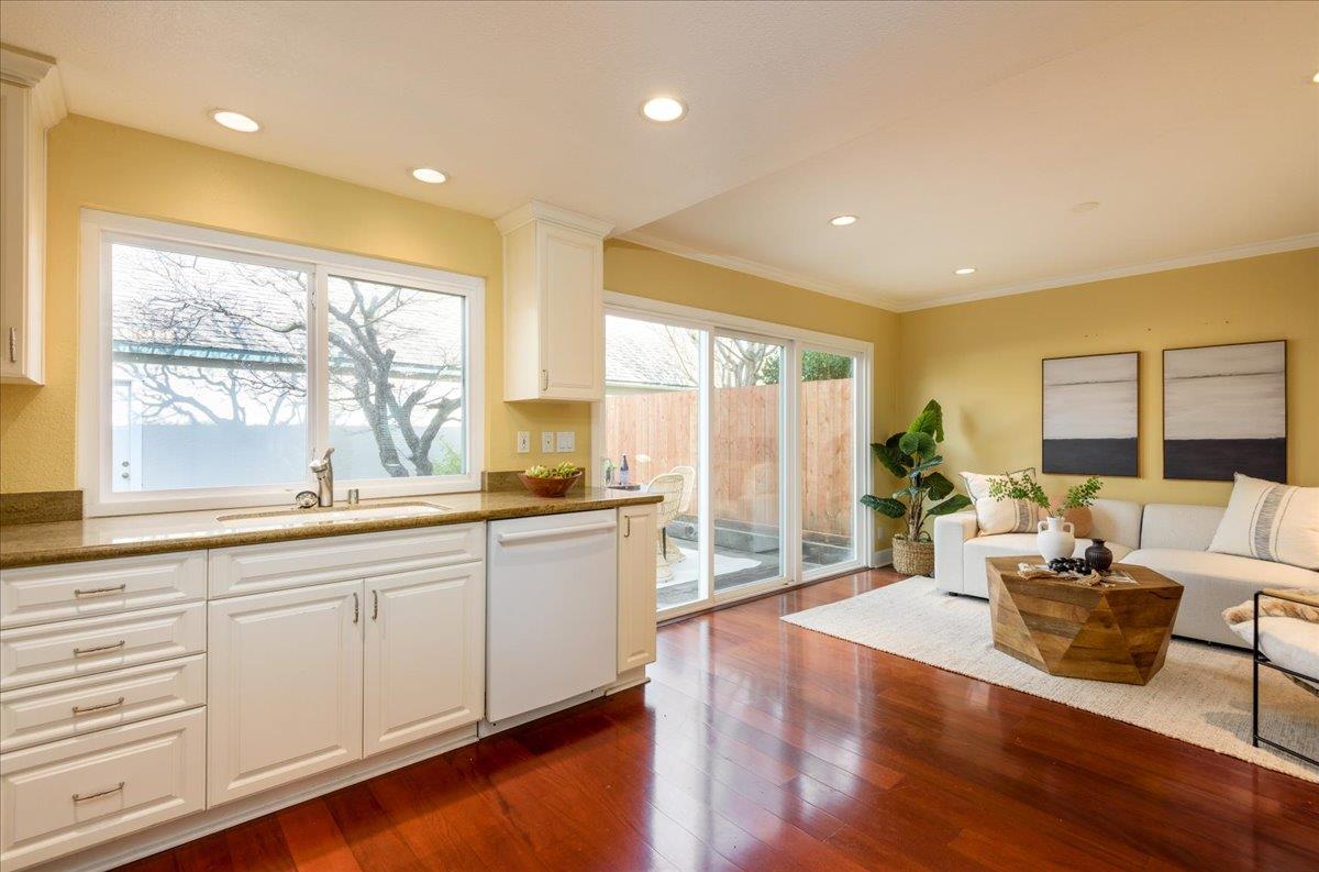 Detail Gallery Image 6 of 41 For 1018 Condor Ln, Foster City,  CA 94404 - 3 Beds | 2/1 Baths