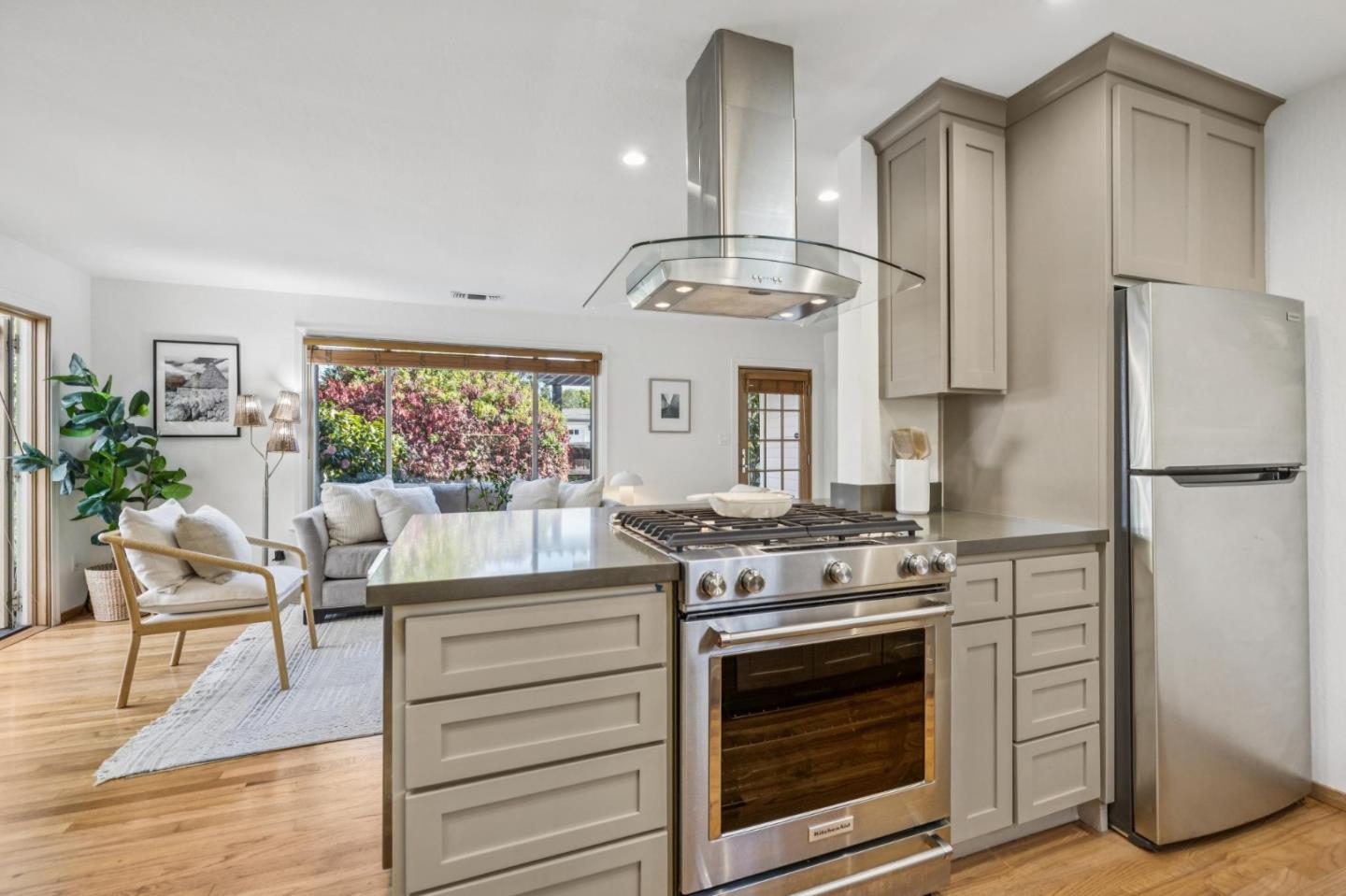 Detail Gallery Image 17 of 40 For 1435 47th Ave, Capitola,  CA 95010 - 3 Beds | 2 Baths