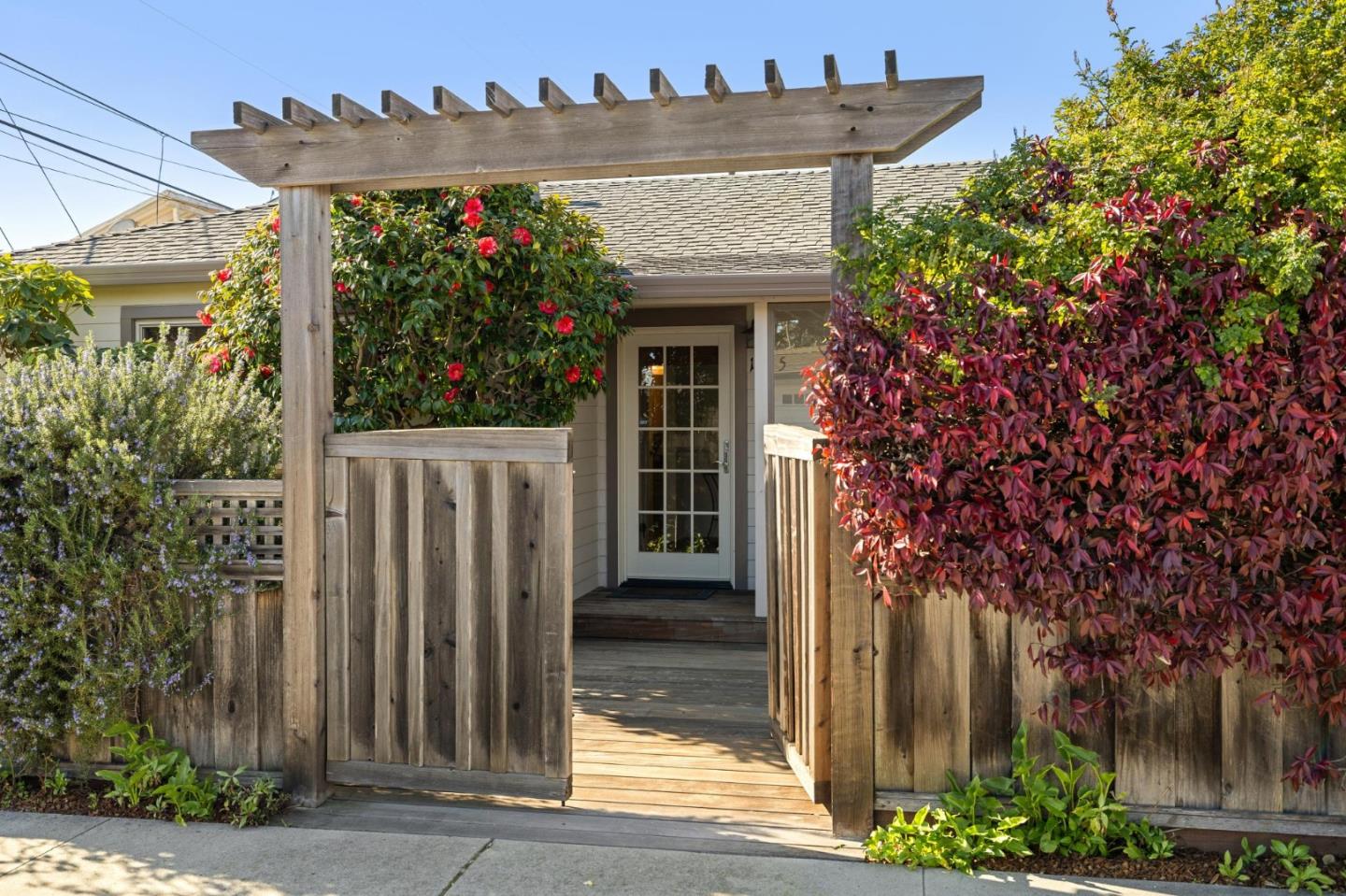 Detail Gallery Image 31 of 40 For 1435 47th Ave, Capitola,  CA 95010 - 3 Beds | 2 Baths