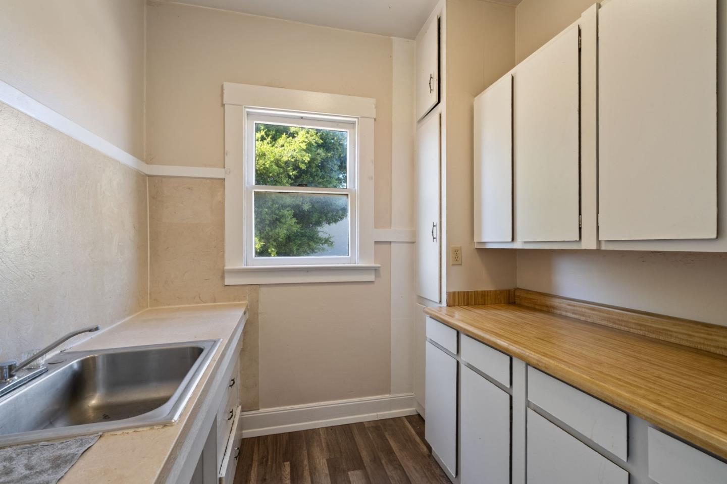 Detail Gallery Image 11 of 27 For 149 Santa Clara Ave, San Bruno,  CA 94066 - 5 Beds | 1 Baths