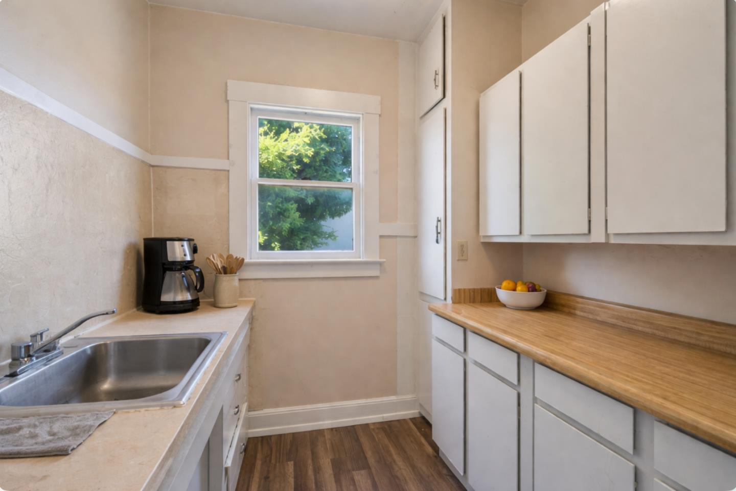 Detail Gallery Image 12 of 27 For 149 Santa Clara Ave, San Bruno,  CA 94066 - 5 Beds | 1 Baths