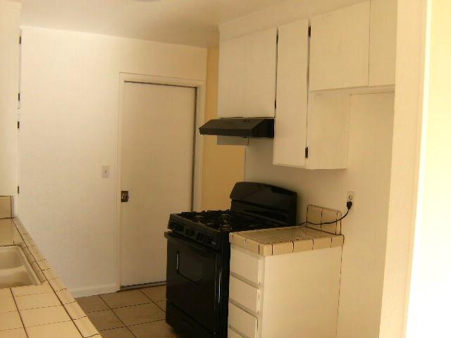 Detail Gallery Image 11 of 18 For 1712 Madrid Cir, Salinas,  CA 93906 - 3 Beds | 2 Baths