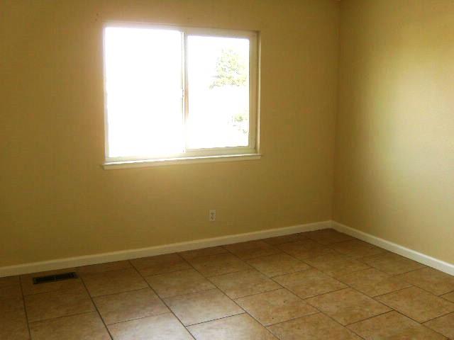 Detail Gallery Image 20 of 24 For 1712 Madrid Cir, Salinas,  CA 93906 - 3 Beds | 2 Baths