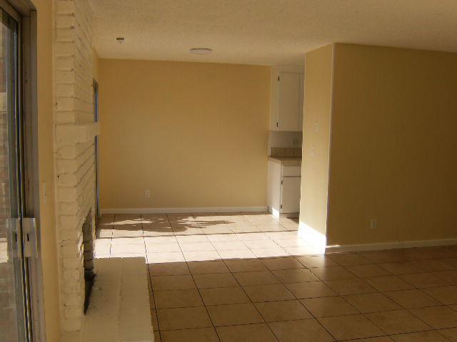 Detail Gallery Image 6 of 18 For 1712 Madrid Cir, Salinas,  CA 93906 - 3 Beds | 2 Baths