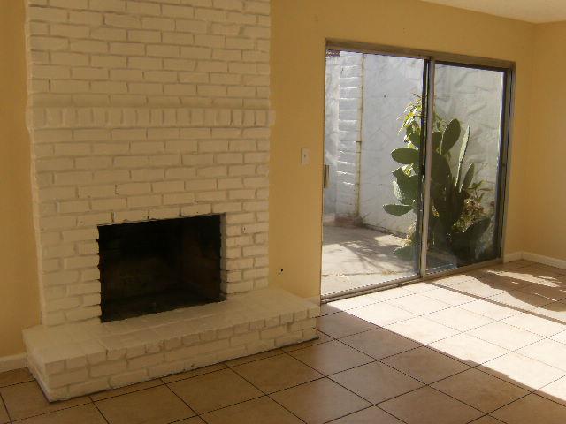 Detail Gallery Image 7 of 18 For 1712 Madrid Cir, Salinas,  CA 93906 - 3 Beds | 2 Baths