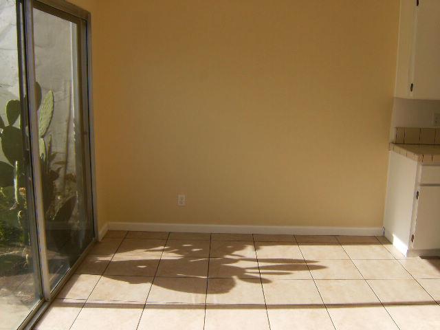 Detail Gallery Image 8 of 18 For 1712 Madrid Cir, Salinas,  CA 93906 - 3 Beds | 2 Baths