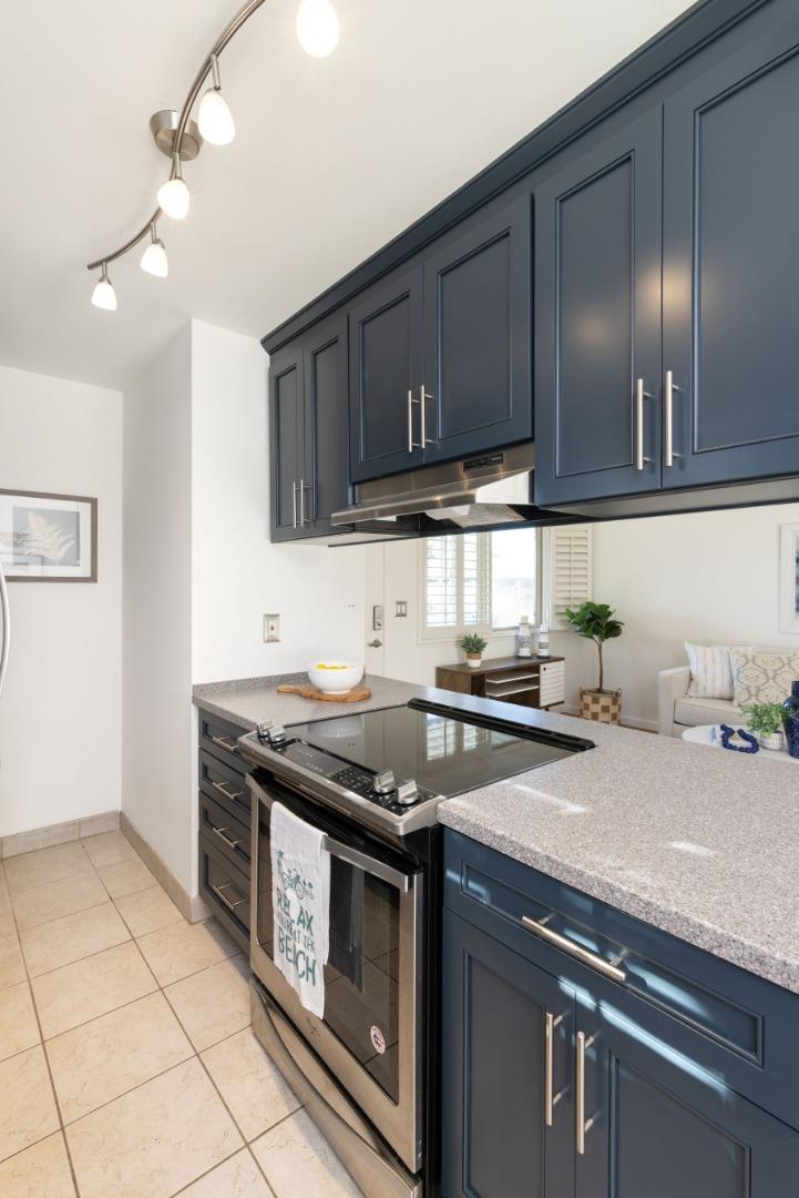 Detail Gallery Image 10 of 21 For 4460 Diamond St #4,  Capitola,  CA 95010 - 2 Beds | 1 Baths