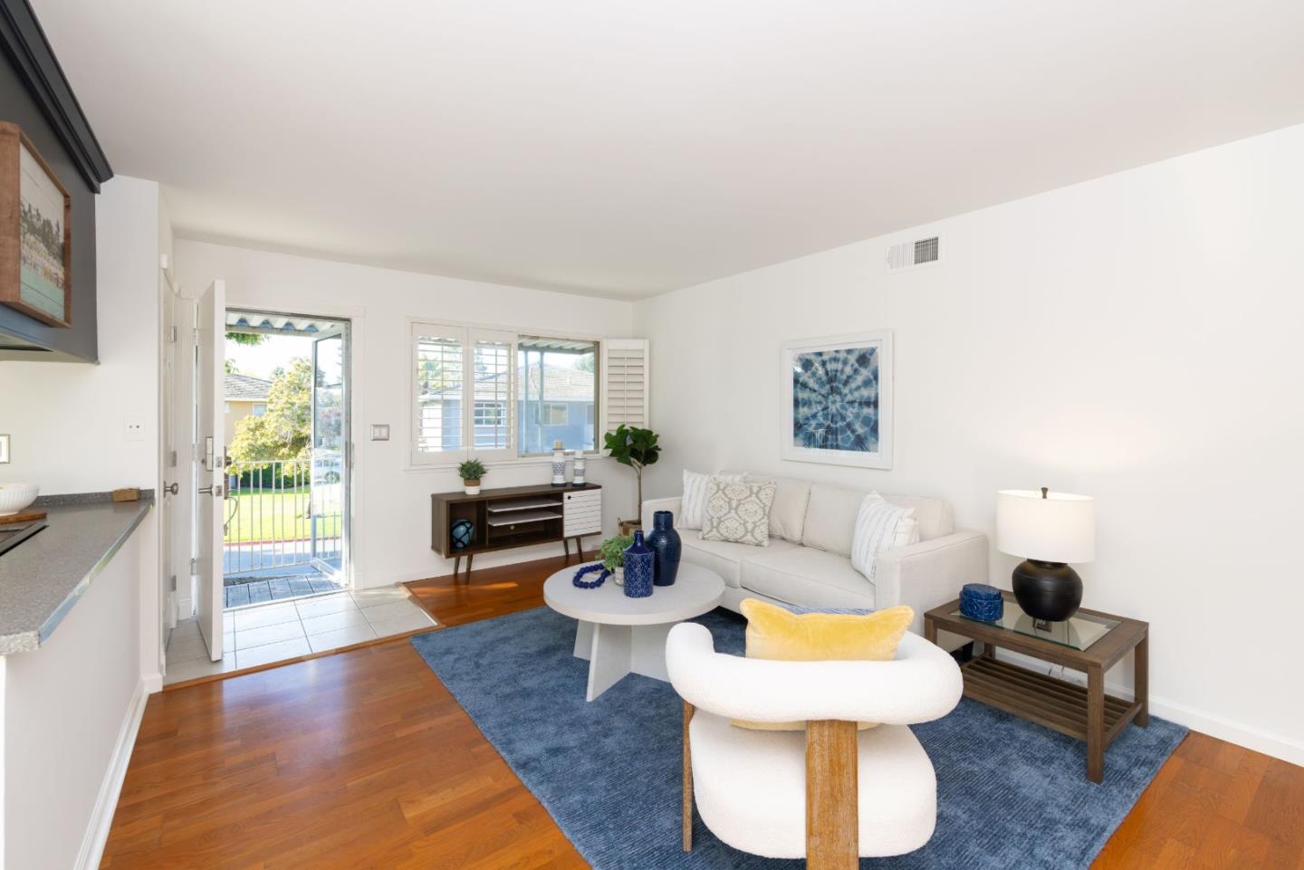 Detail Gallery Image 6 of 21 For 4460 Diamond St #4,  Capitola,  CA 95010 - 2 Beds | 1 Baths
