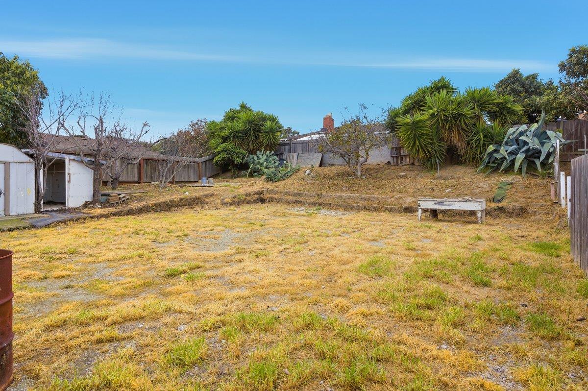 Detail Gallery Image 27 of 31 For 609 Saint George Dr, Salinas,  CA 93905 - 3 Beds | 2 Baths