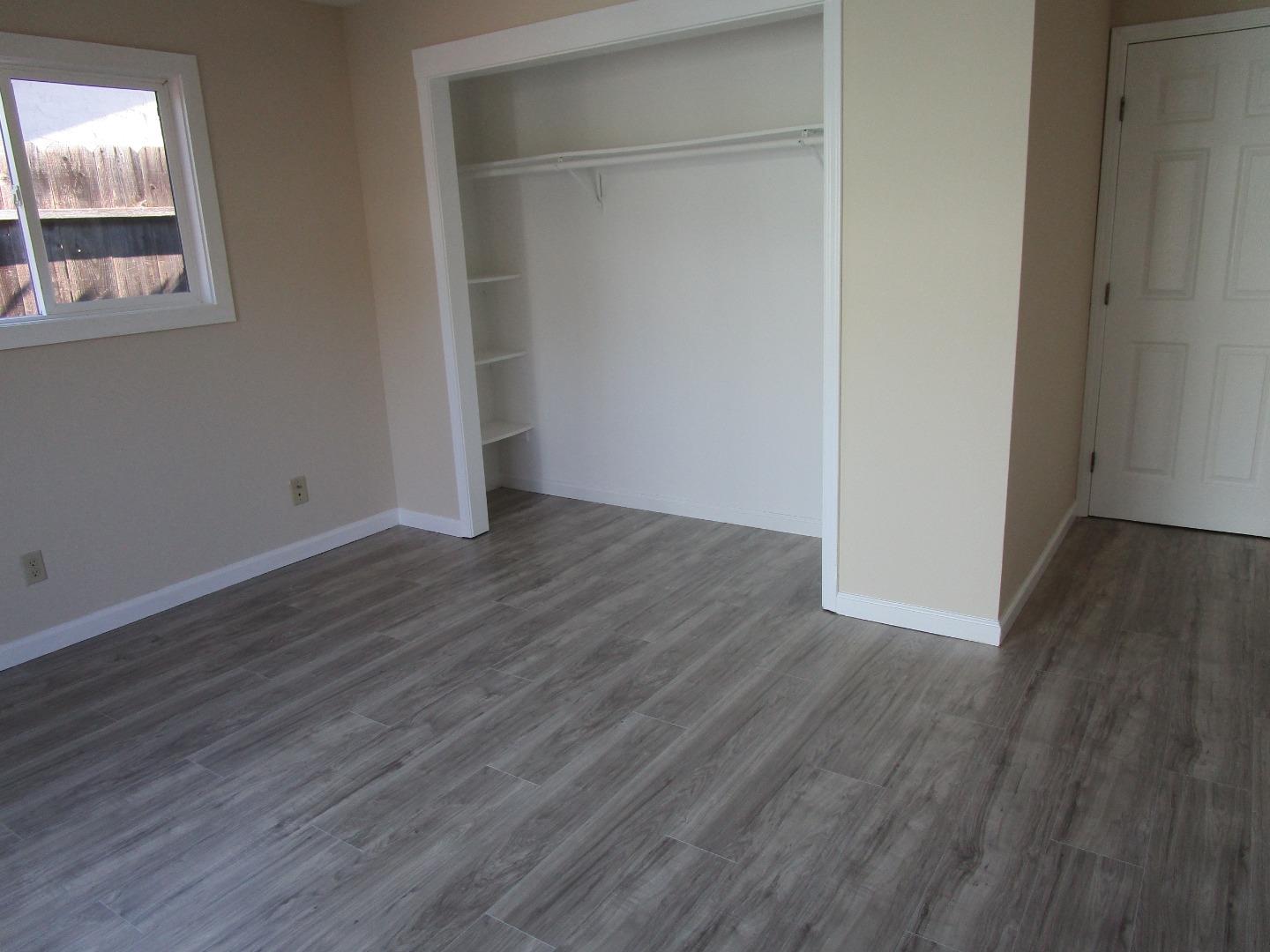 Detail Gallery Image 8 of 11 For 609 Saint George Dr, Salinas,  CA 93905 - 3 Beds | 2 Baths