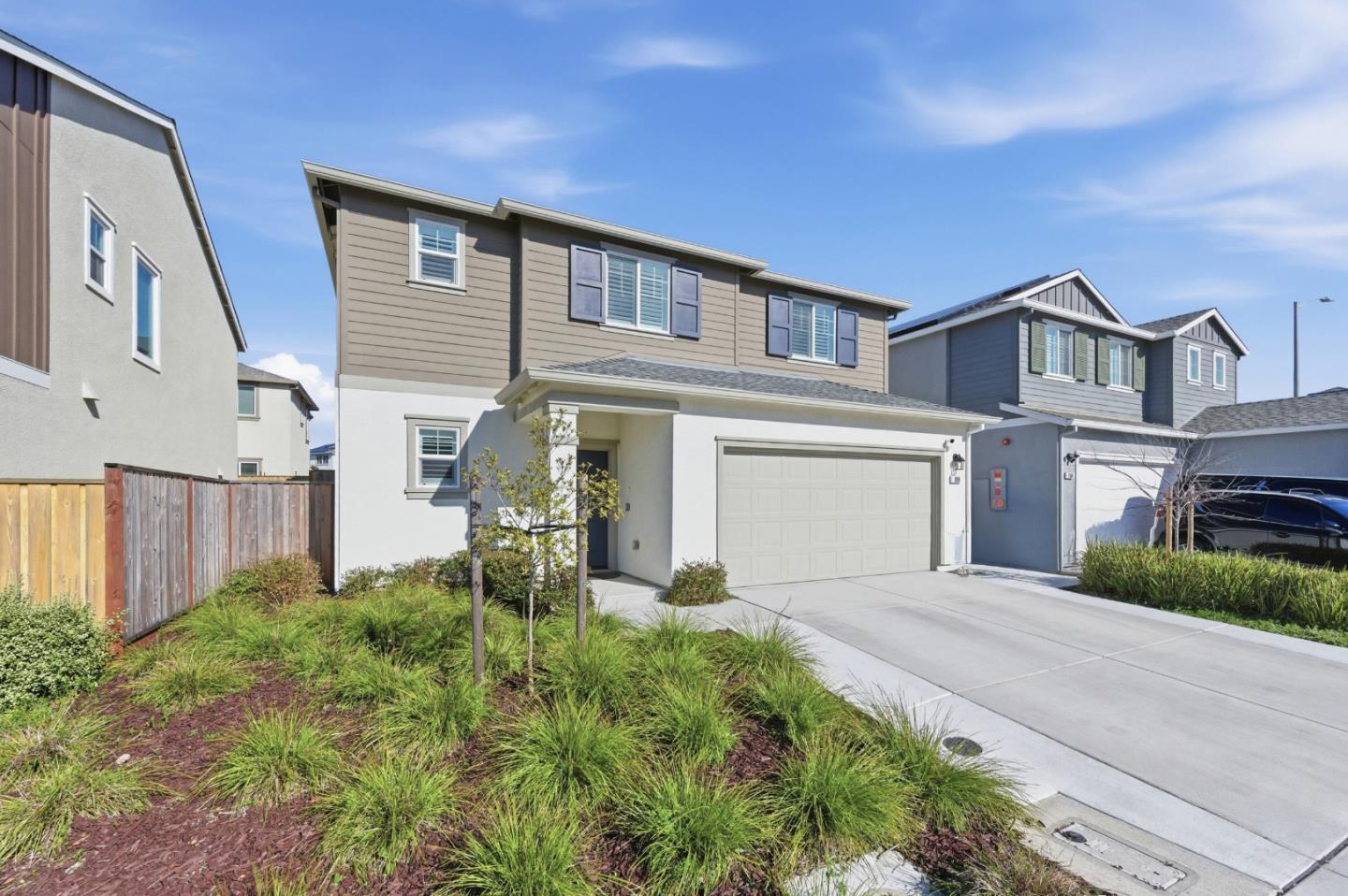 Front Image Thumbnail for ML82033363