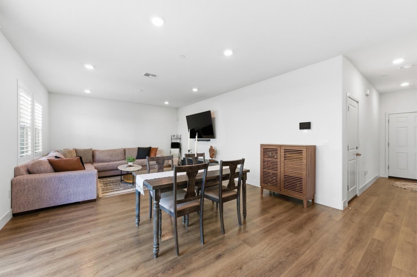 Detail Gallery Image 14 of 47 For 208 Frontier St, American Canyon,  CA 94503 - 3 Beds | 2/1 Baths