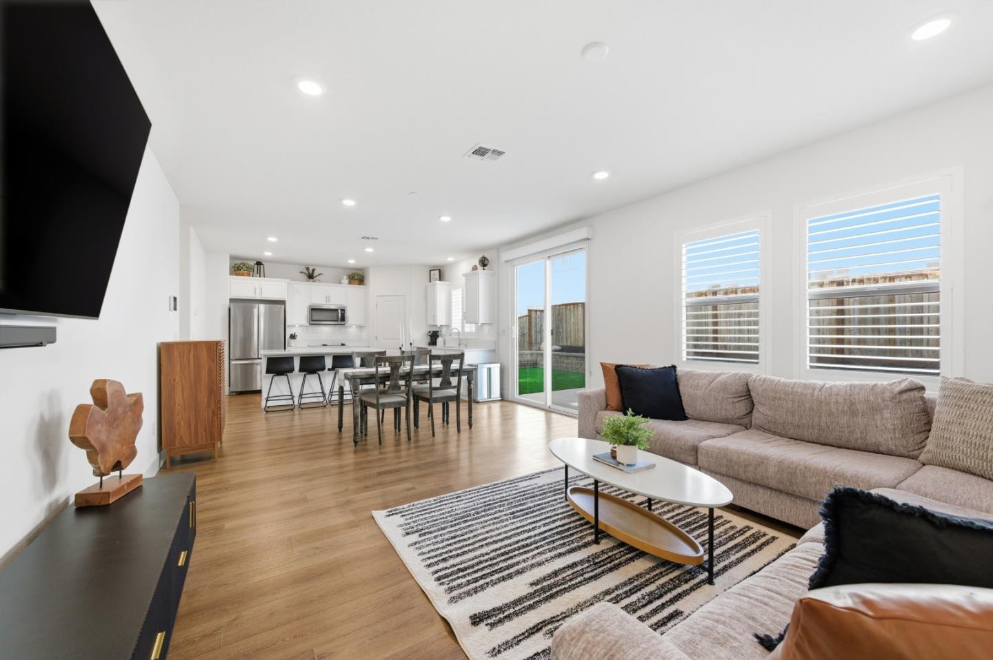 Detail Gallery Image 17 of 47 For 208 Frontier St, American Canyon,  CA 94503 - 3 Beds | 2/1 Baths