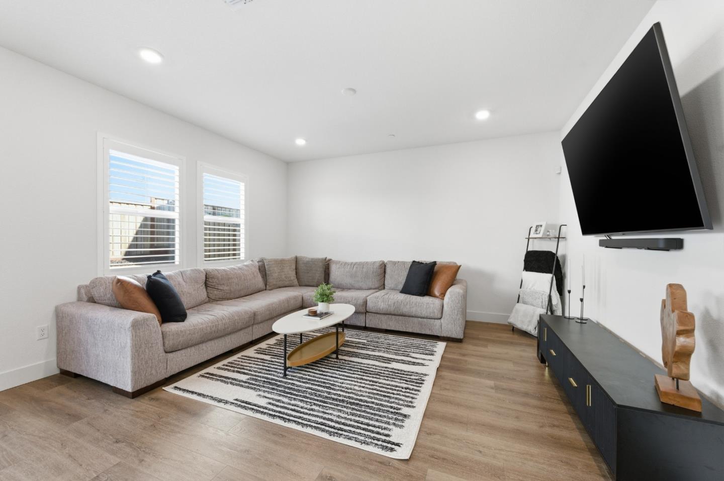 Detail Gallery Image 18 of 47 For 208 Frontier St, American Canyon,  CA 94503 - 3 Beds | 2/1 Baths