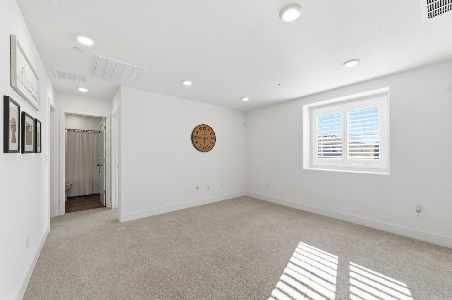 Detail Gallery Image 20 of 47 For 208 Frontier St, American Canyon,  CA 94503 - 3 Beds | 2/1 Baths