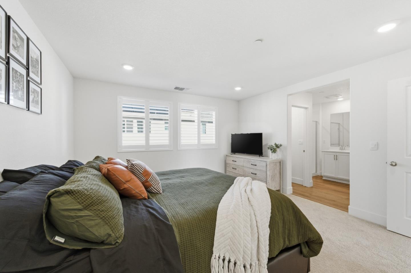 Detail Gallery Image 30 of 47 For 208 Frontier St, American Canyon,  CA 94503 - 3 Beds | 2/1 Baths