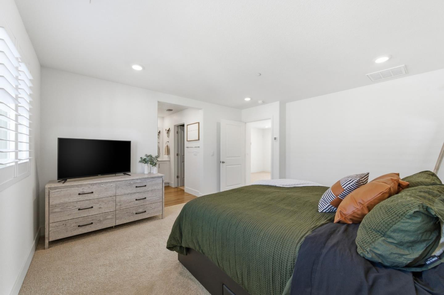 Detail Gallery Image 32 of 47 For 208 Frontier St, American Canyon,  CA 94503 - 3 Beds | 2/1 Baths