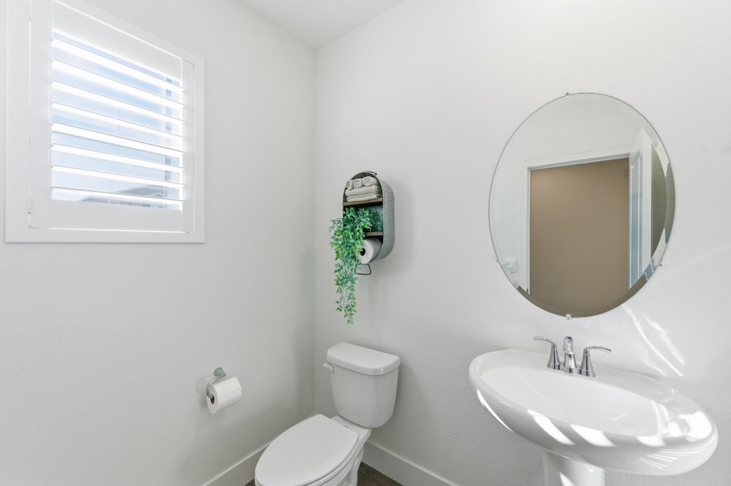 Detail Gallery Image 6 of 47 For 208 Frontier St, American Canyon,  CA 94503 - 3 Beds | 2/1 Baths