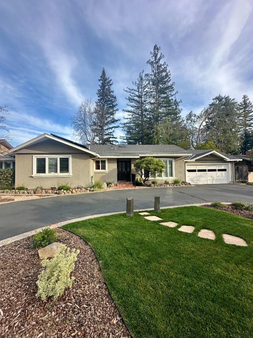 Detail Gallery Image 2 of 3 For 14764 Golf Links Dr, Los Gatos,  CA 95032 - 3 Beds | 2/1 Baths