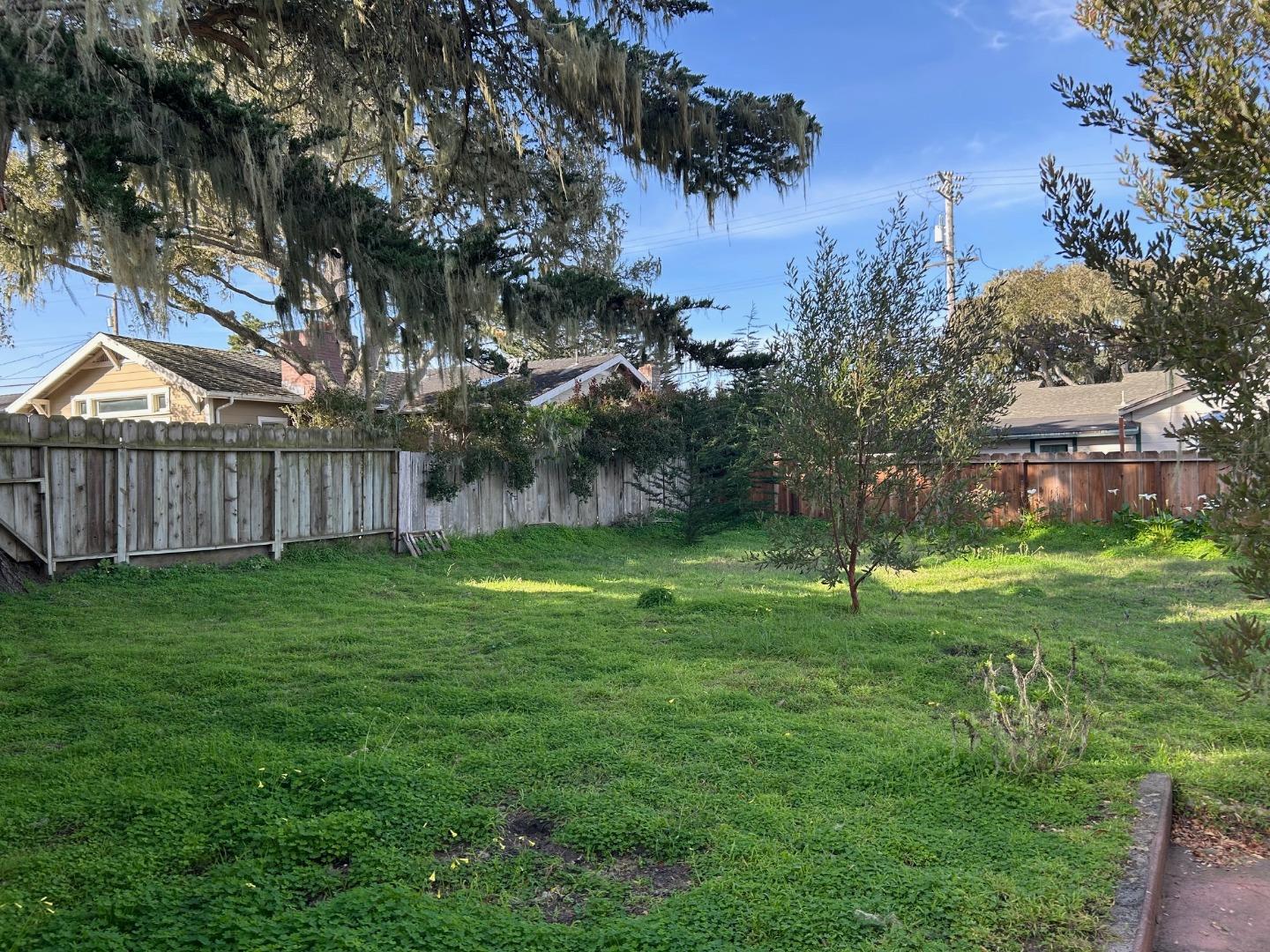 Detail Gallery Image 12 of 14 For 805 Sinex Ave, Pacific Grove,  CA 93950 - 1 Beds | 1 Baths