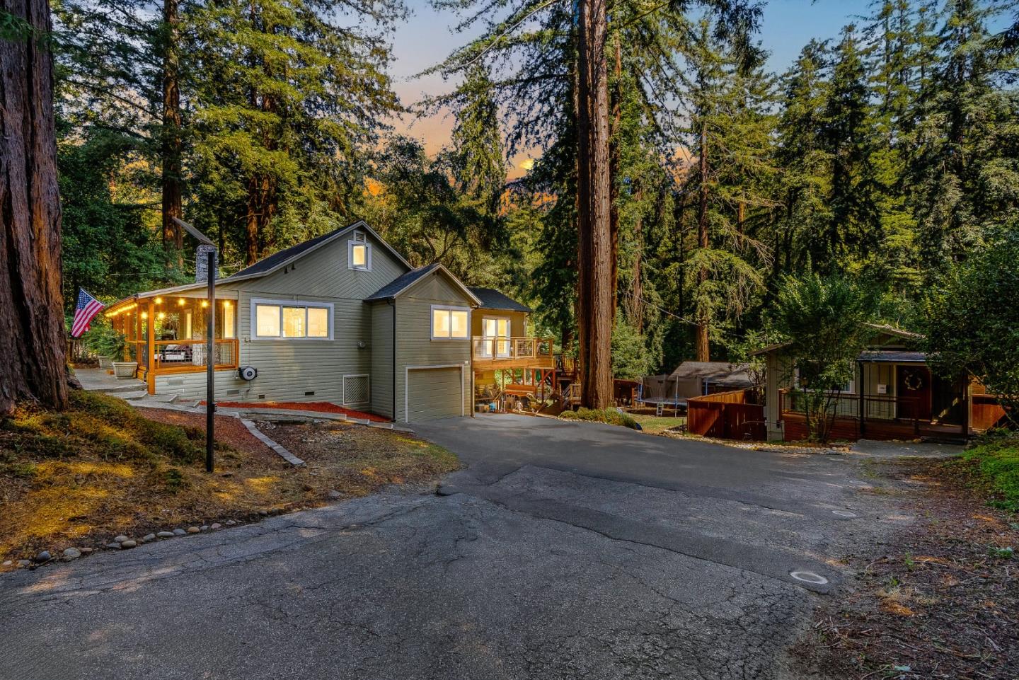 Detail Gallery Image 2 of 69 For 13896 Bear Creek Rd, Boulder Creek,  CA 95006 - 3 Beds | 2 Baths