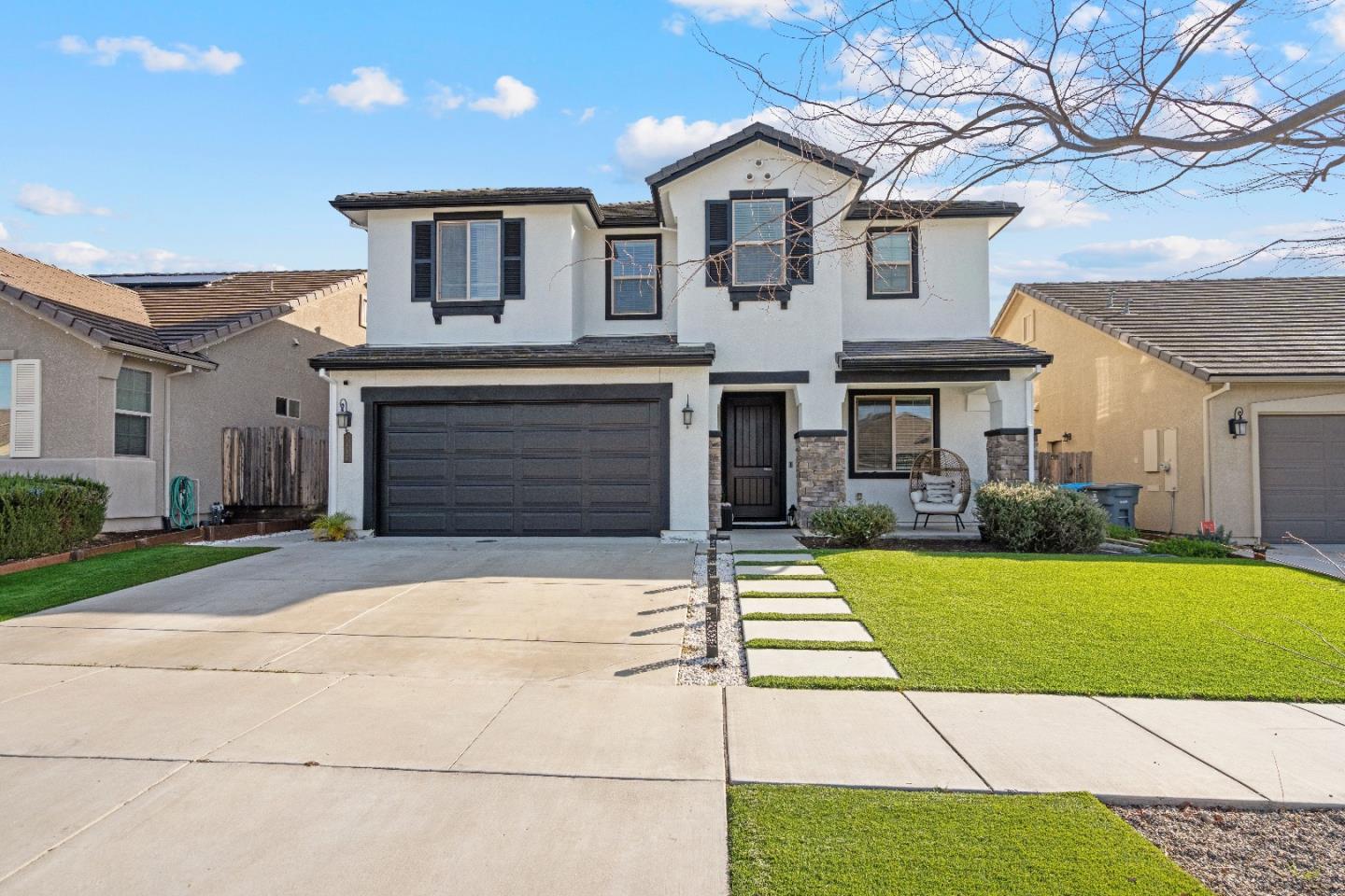 Detail Gallery Image 2 of 52 For 1657 Santana Ranch Dr, Hollister,  CA 95023 - 4 Beds | 3 Baths