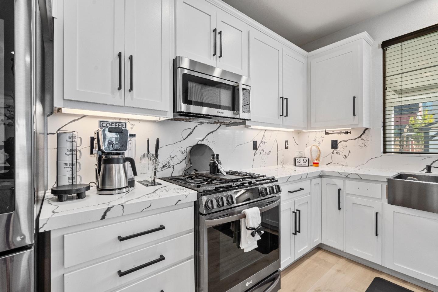 Detail Gallery Image 23 of 52 For 1657 Santana Ranch Dr, Hollister,  CA 95023 - 4 Beds | 3 Baths