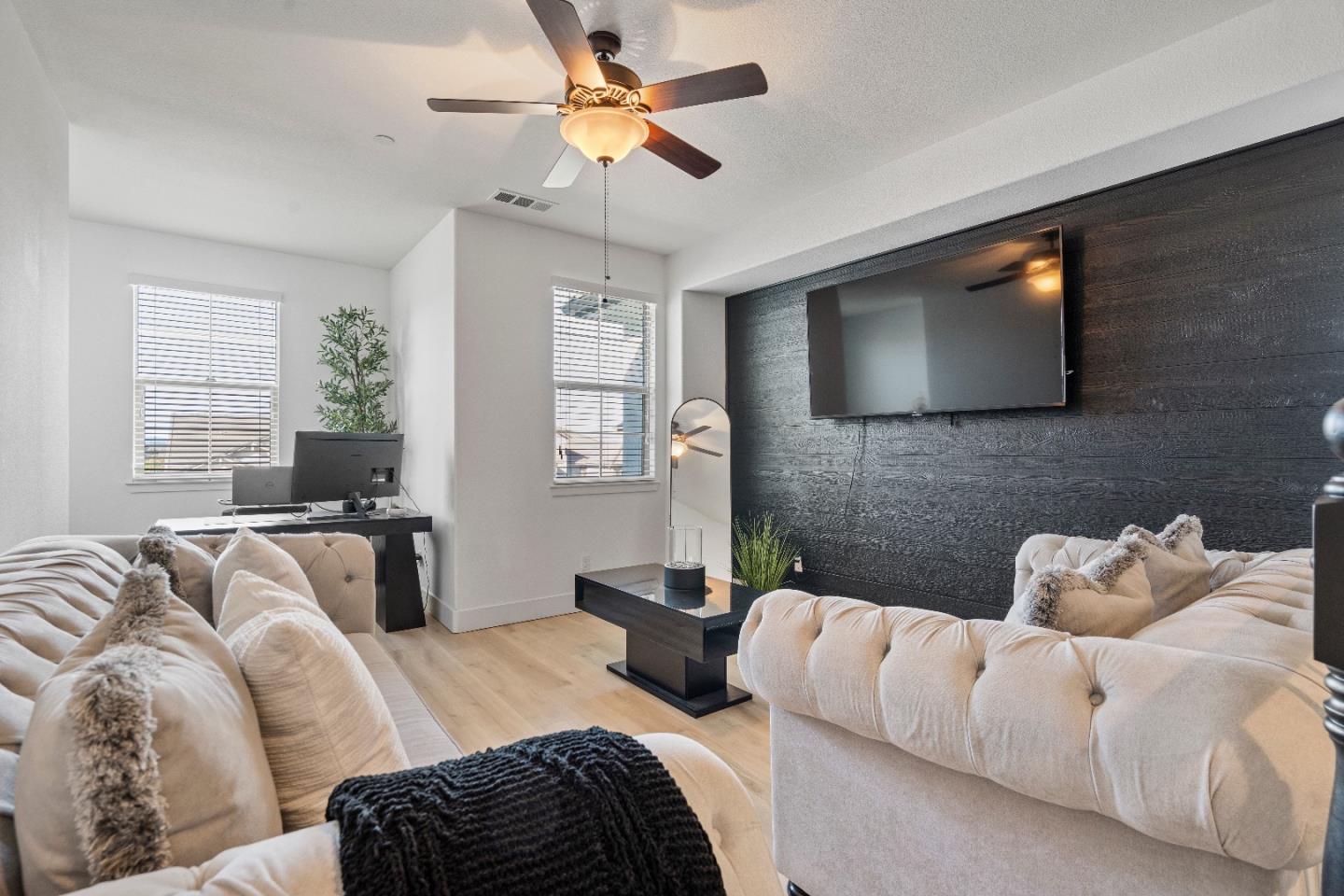 Detail Gallery Image 26 of 52 For 1657 Santana Ranch Dr, Hollister,  CA 95023 - 4 Beds | 3 Baths