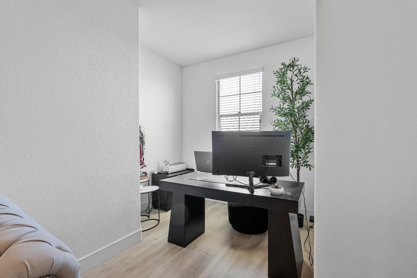 Detail Gallery Image 27 of 52 For 1657 Santana Ranch Dr, Hollister,  CA 95023 - 4 Beds | 3 Baths