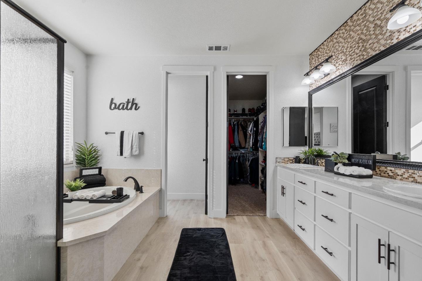 Detail Gallery Image 33 of 52 For 1657 Santana Ranch Dr, Hollister,  CA 95023 - 4 Beds | 3 Baths