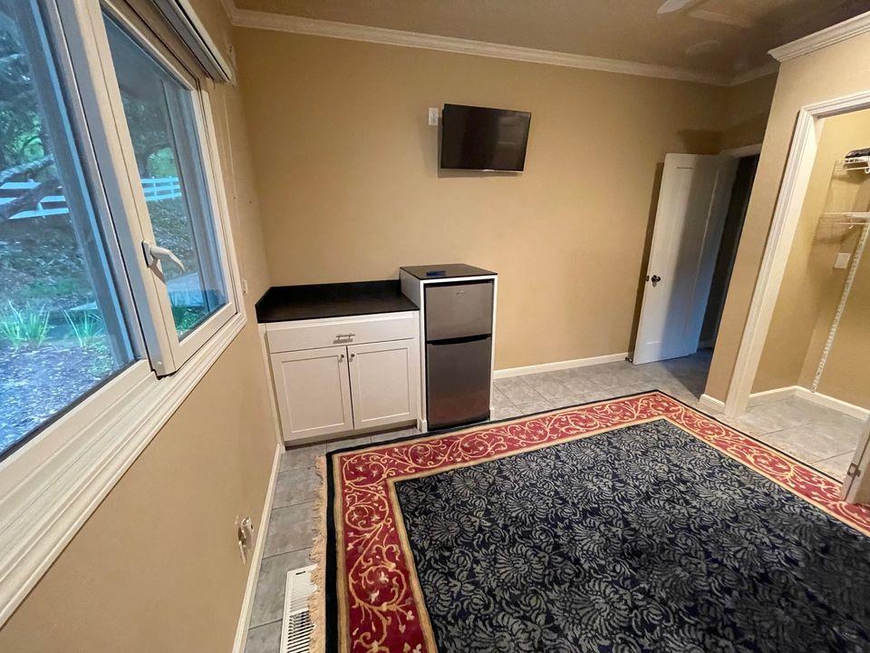 Front Image Thumbnail for ML82033375